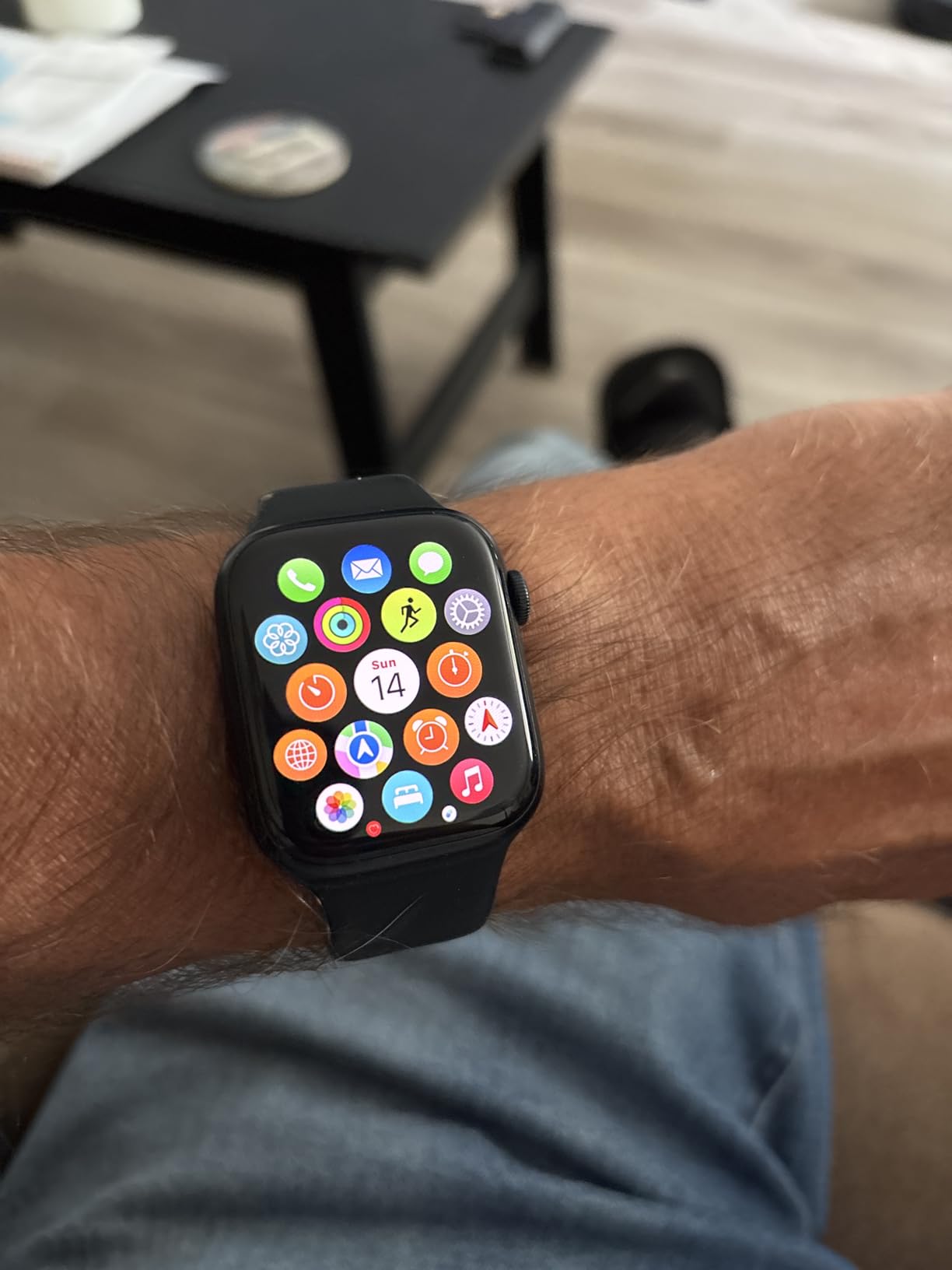 Apple Watch Series 9 (GPS + Cellular 45mm) Midnight Aluminum Case with Midnight Sport Band M/L (Renewed) customer photo 1