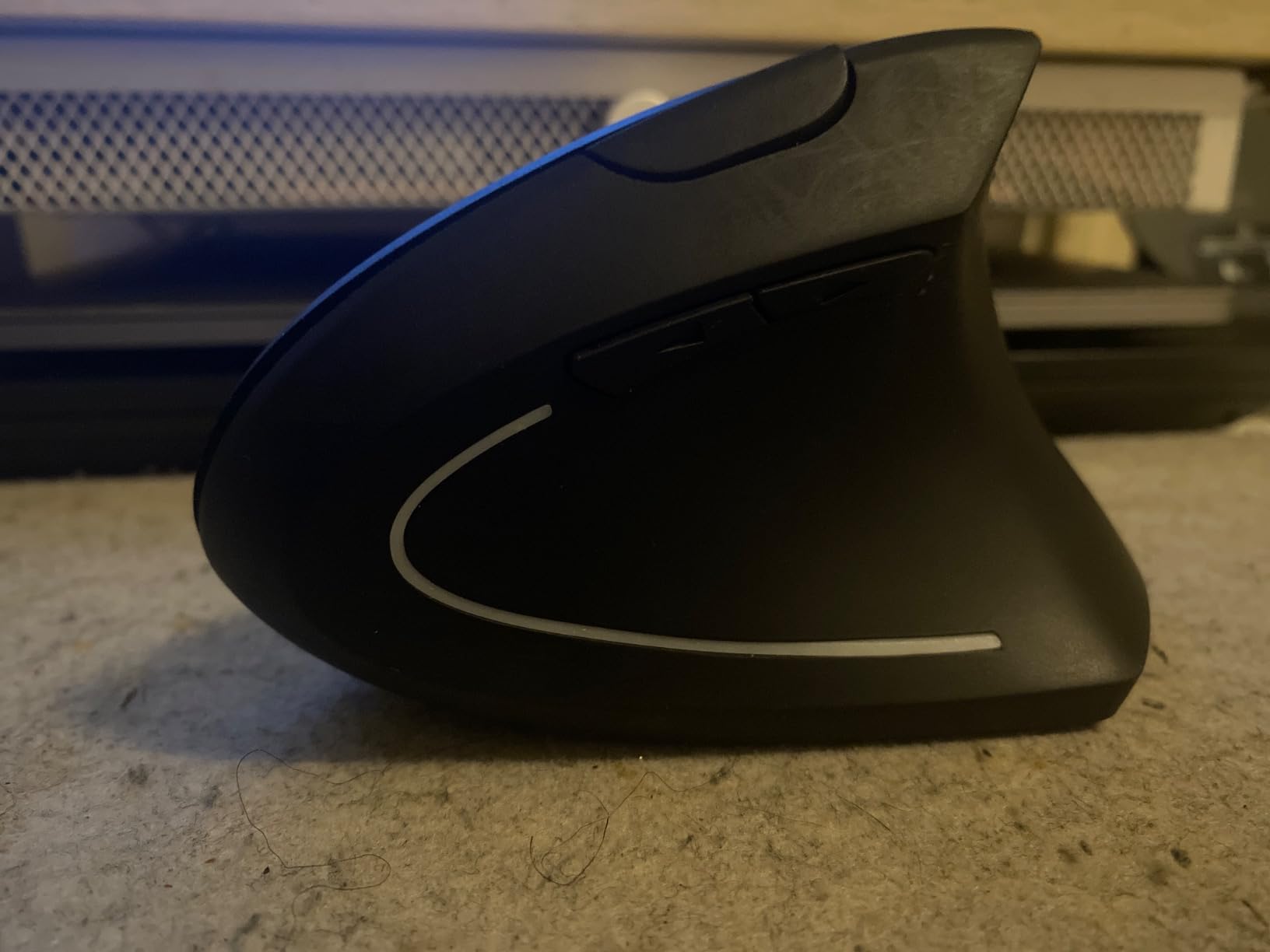 JYKEYMOUT Bluetooth and 2.4G (2-in-1) Rechargeable Wireless Mouse, Ergonomic Vertical Design, 1000/1200/1600 DPI, 6 Silent Buttons, for Laptop, Computer, PC, MacBook, Chromebook-Black customer photo 1