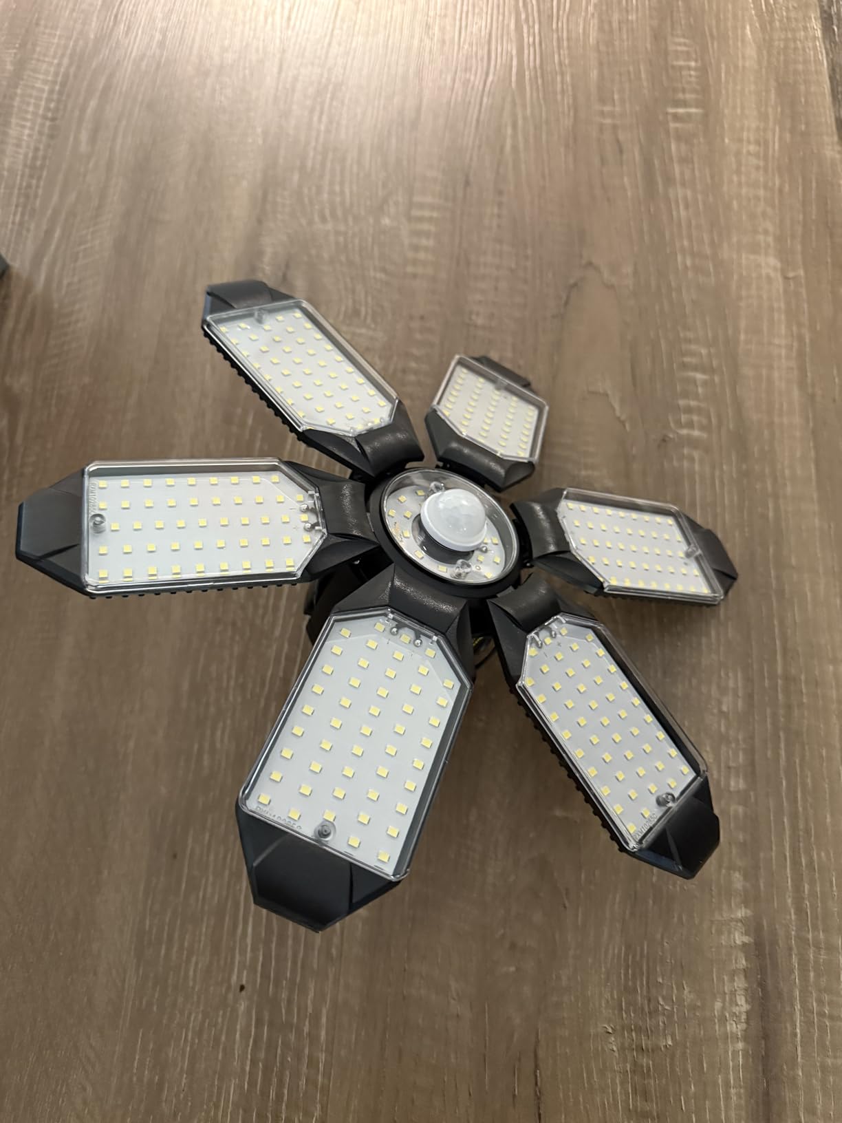 Motion Sensor Garage Light, 20000LM 200W Garage Lights Ceiling Led Motion Activated,Motion Light Indoor with Dusk to Dawn, E26/E27 Screw in Shop Light for Basement Barn Attic Warehouse customer photo 2