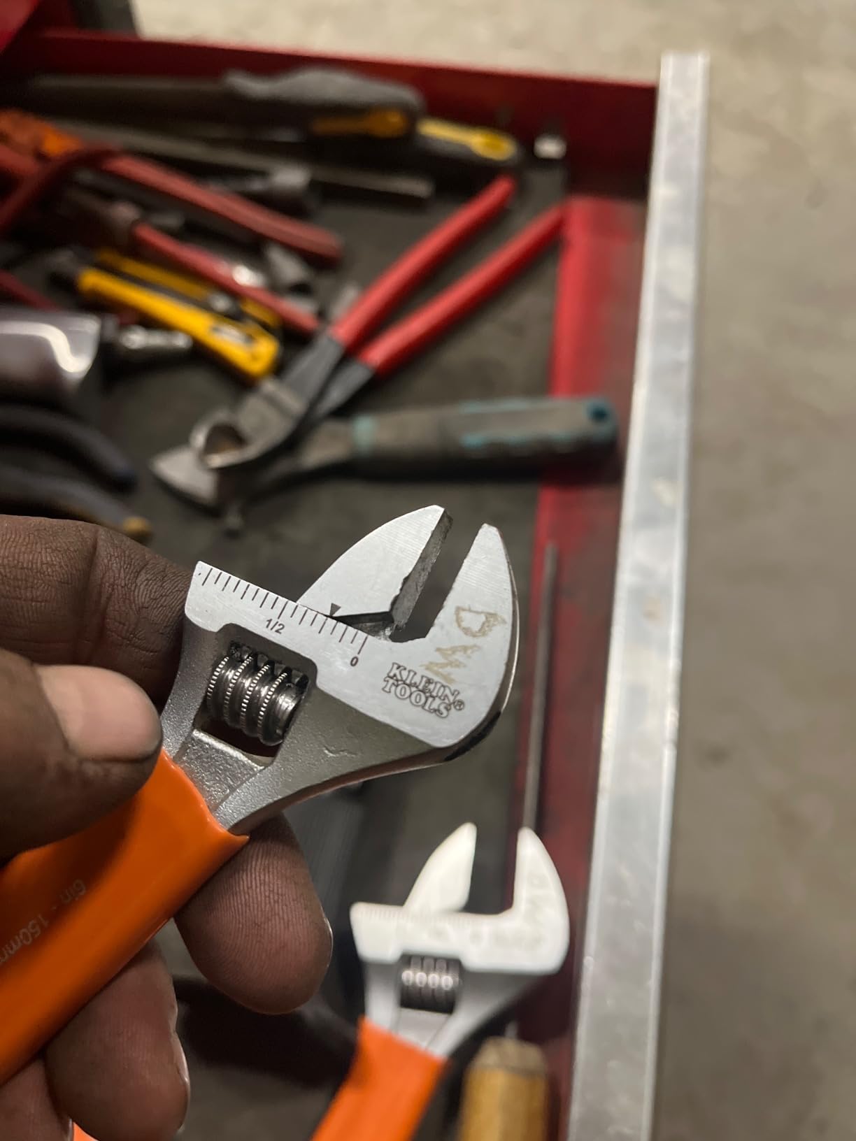Klein Tools D5073 Adjustable Wrench Set, Extra Capacity, 6-Inch, 8-Inch, 10-Inch, Forged Alloy Steel, Metric and SAE, 3-Piece customer photo 1