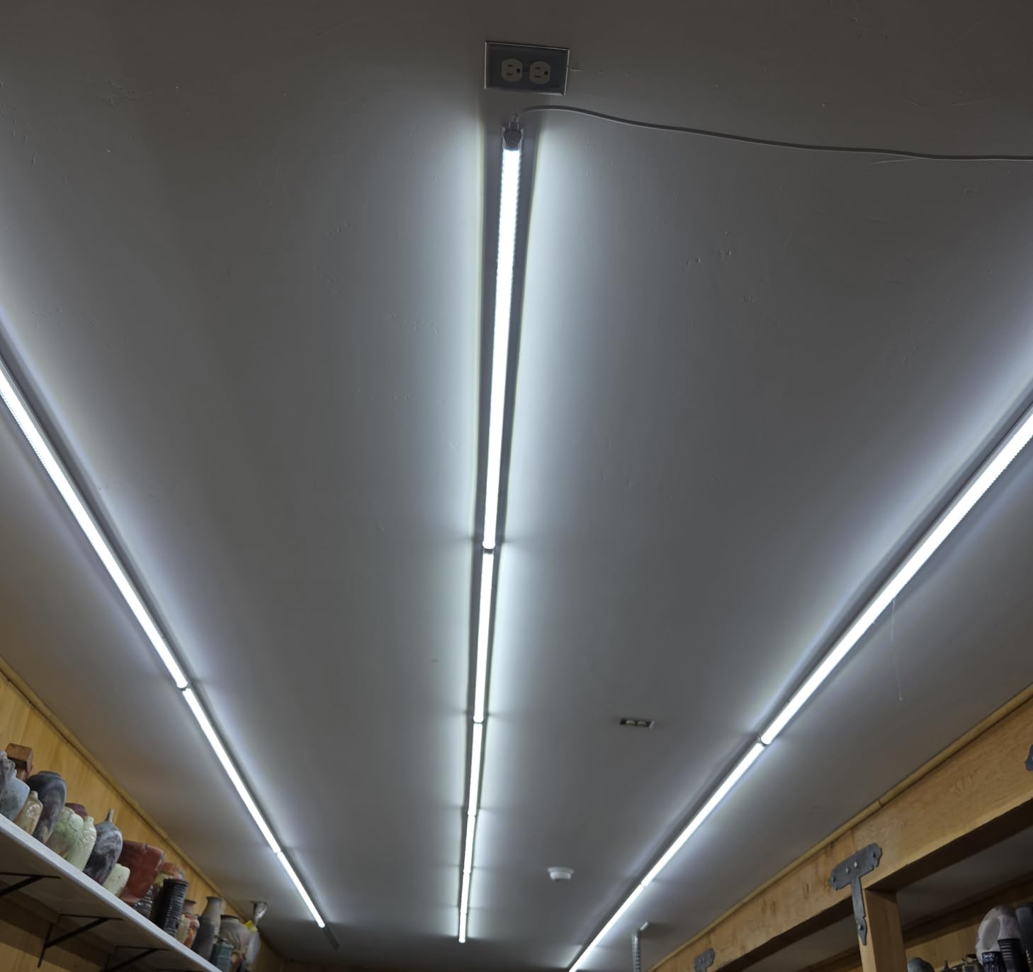 XLNYUUI Led Shop Lights, 4FT LED Light 50W 6500K 7000LM Daylight,Led Garage Light,Linkable Clear Cover Integrated V-Shape for Garage Warehouse Workbench Workshop(4-Pack) customer photo 1