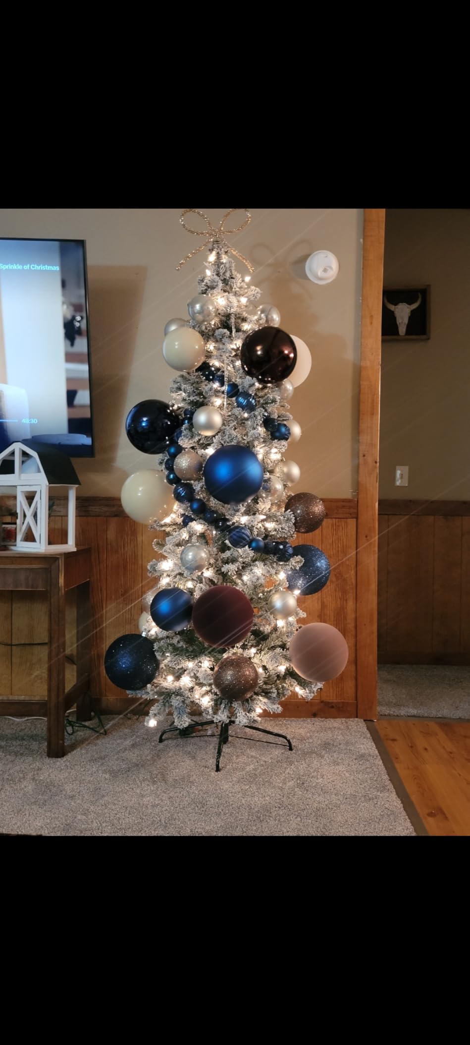 SHareconn 6.5ft Prelit Snow Flocked Artificial Slim Pencil Christmas Tree customer photo 2