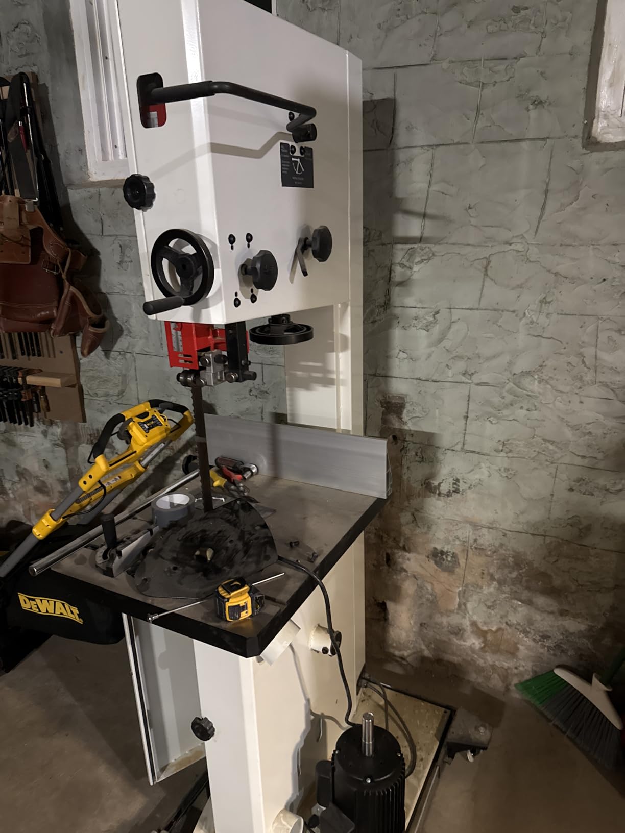 Jet 18-Inch Woodworking Band Saw, 3 HP, 230V 1Ph (JWBS-18SFX-3) customer photo 1