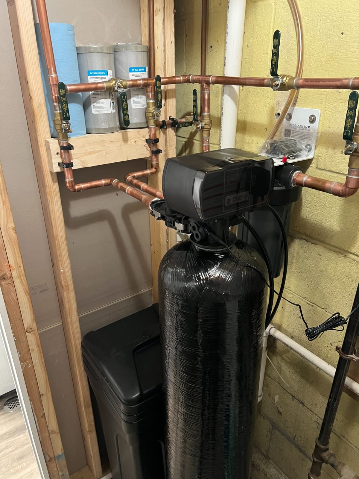 Aquasure Whole House Water Filtration Bundle w/Water Softener, 75 GPD RO System & Dual Purpose Sediment/GAC Pre-Filter (72,000 Grains) customer photo 1