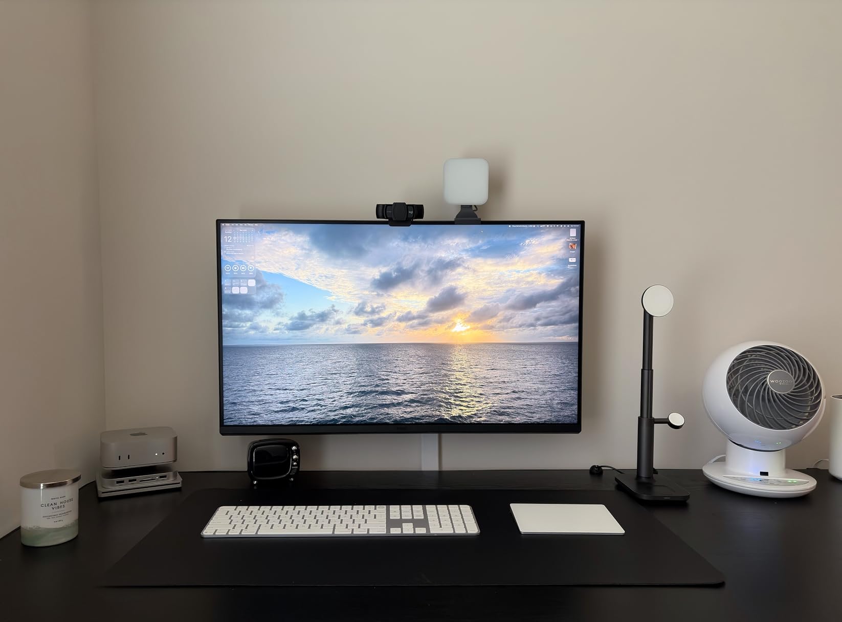 BenQ MA320U 32” 4K 3840x2160 Monitor for MacBook® Pro/Air, Dual USB-C, 90W Power Delivery, Mac Color Match, USB Hub, Brightness & Volume Control on Mac, Height & Tilt Adjustable Stand, P3 Color Gamut customer photo 1