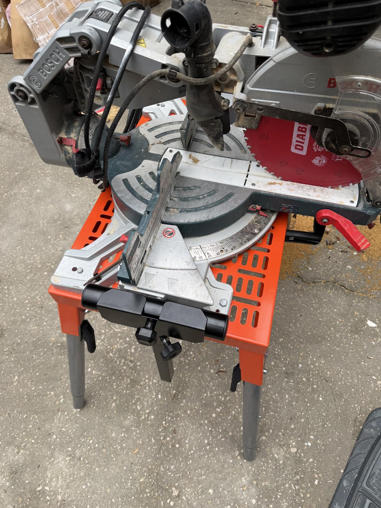 VEVOR 93in Collapsible Miter Saw Stand With Integral Mounting Bracket Clamp, Height and Length Adjustable, 500lbs Load Capacity, Portable Compact Folding With Wheels customer photo 1