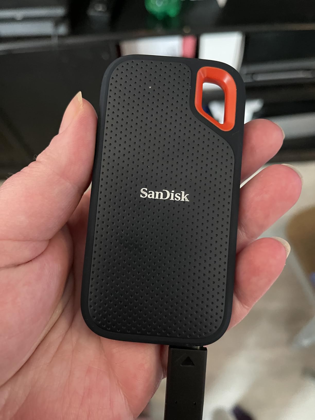Sandisk 4TB Extreme PRO Portable SSD with USB4, Up to 3,800MB/s Read Speeds customer photo 1