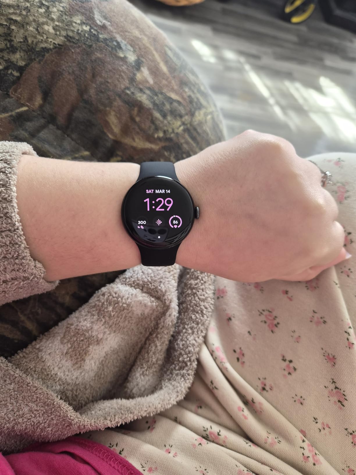 Google Pixel Watch 2 with Fitbit Heart Rate Tracking, Stress Management, Safety Features - Android Smartwatch - Matt Black Aluminum Case - Obsidian Active Band - GPS (Renewed) customer photo 2