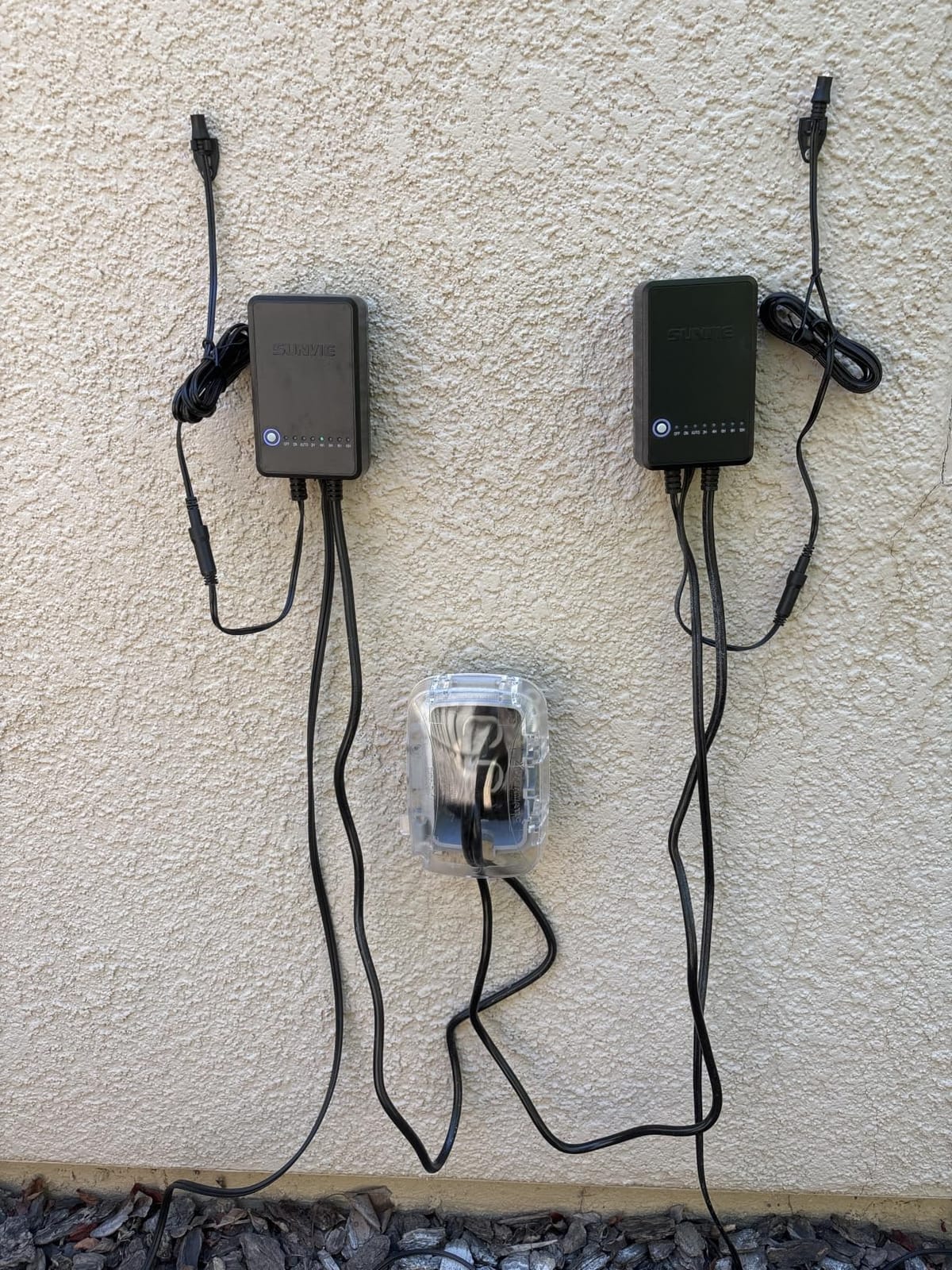SUNVIE All-in-One LED Low Voltage Landscape Lighting Kit Dusk to Dawn 12PCS customer photo 1