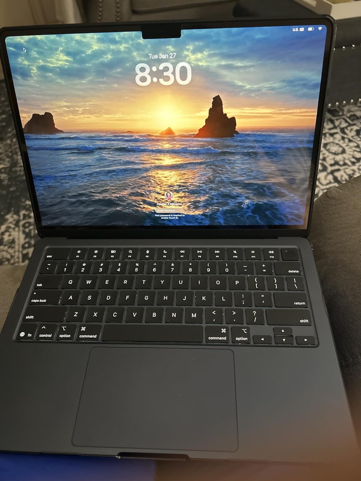 Apple 2025 MacBook Air 13-inch Laptop with M4 chip: Built for Apple Intelligence, 13.6-inch Liquid Retina Display, 24GB Unified Memory, 512GB SSD Storage, 12MP Center Stage Camera, Touch ID; Midnight customer photo 2
