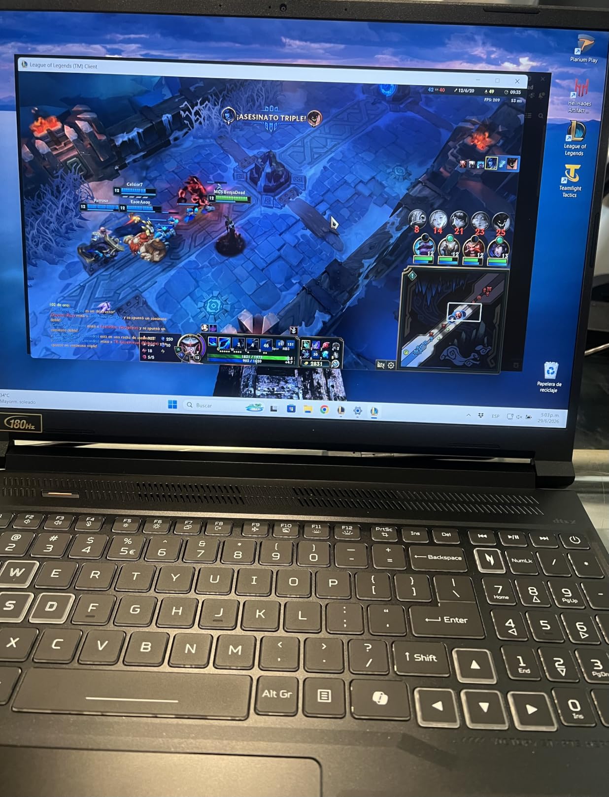 Acer Nitro V 16S customer photo 1