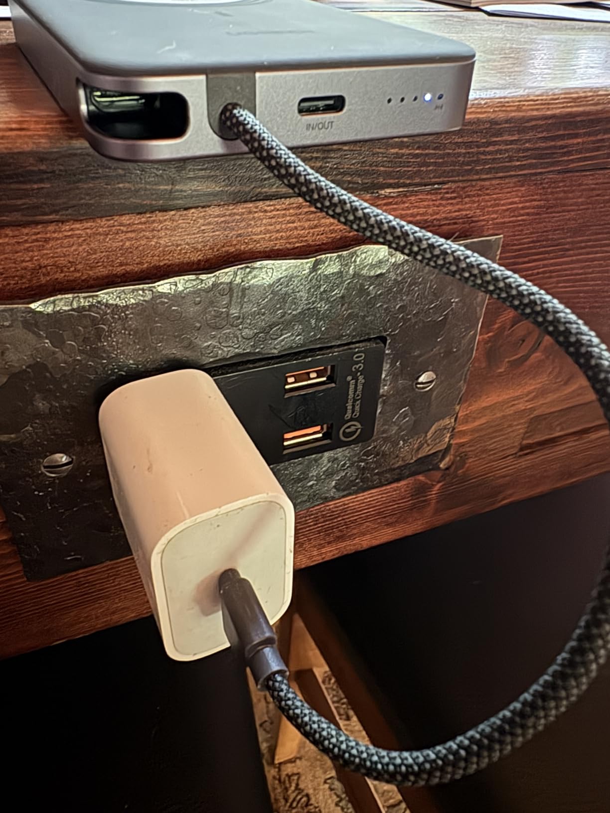 UGREEN Magflow Air 10000mAh Qi2 15W Wireless Power Bank Built-in Cable customer photo 2