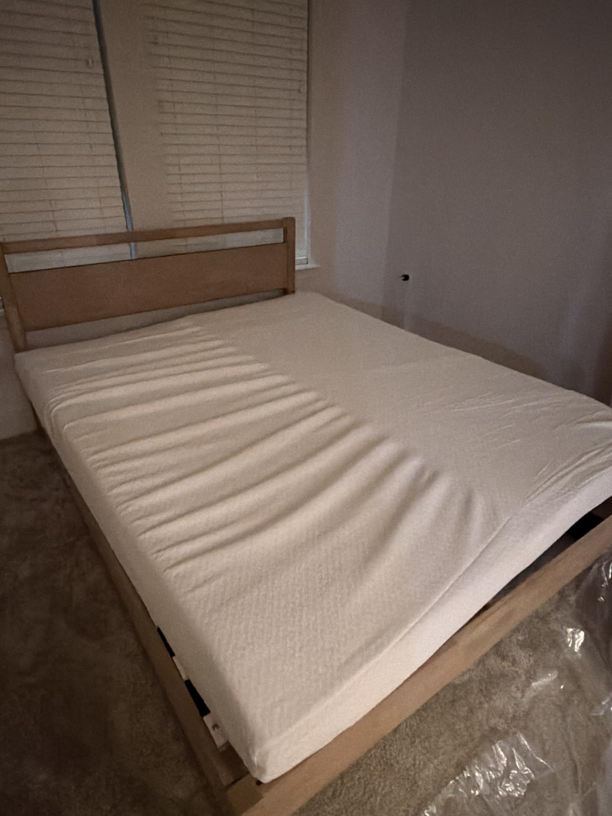 LIFEMENT Queen Mattress, 10 Inch Queen Size Mattress, Basic Copper Cooling Gel Memory Foam Mattress in a Box, Pressure Relief with Medium Firm Support, CertiPUR-US Certified, 80''L x 60''W customer photo 1