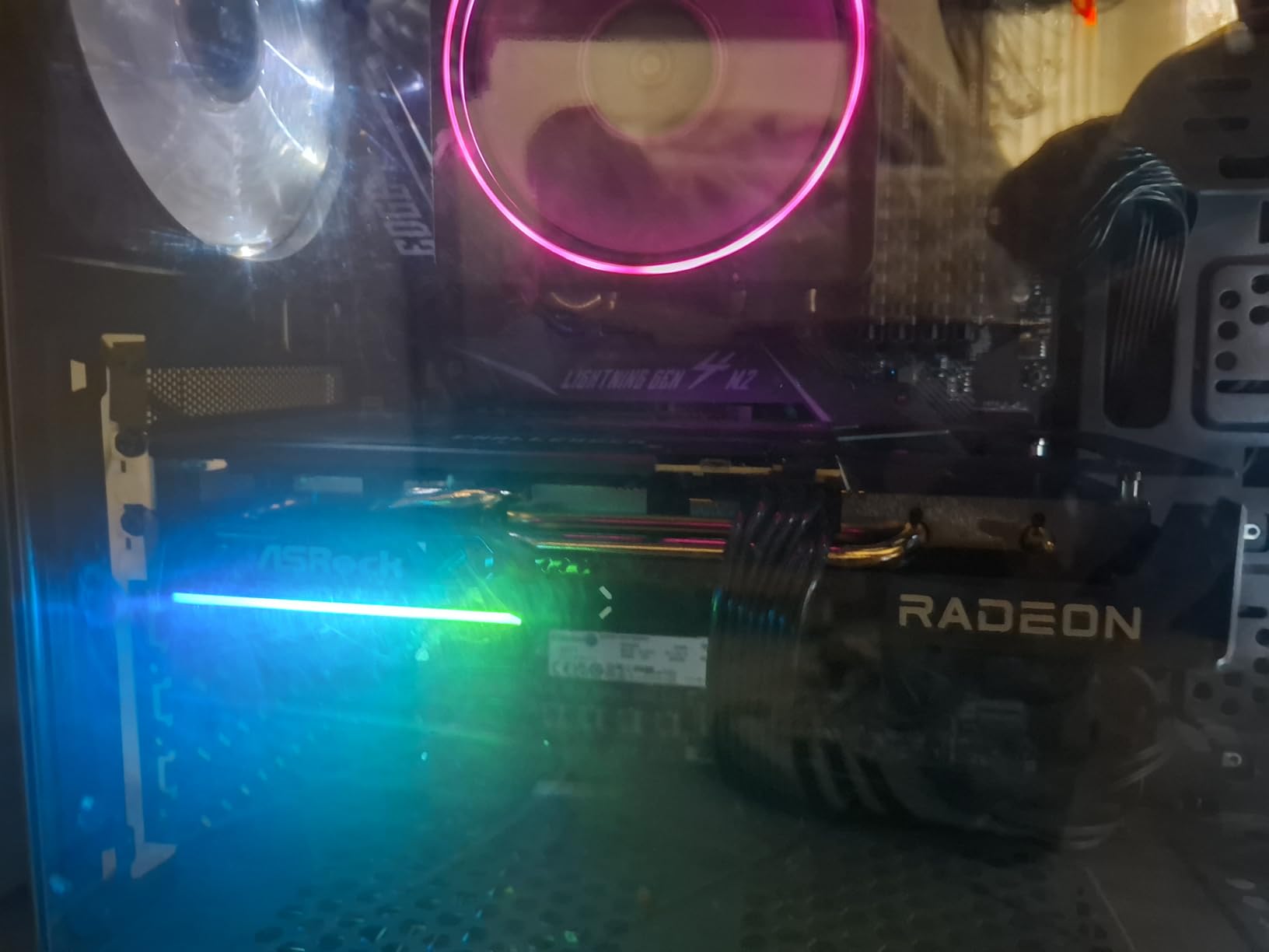 ASRock RX 9060 XT 16GB customer photo 1