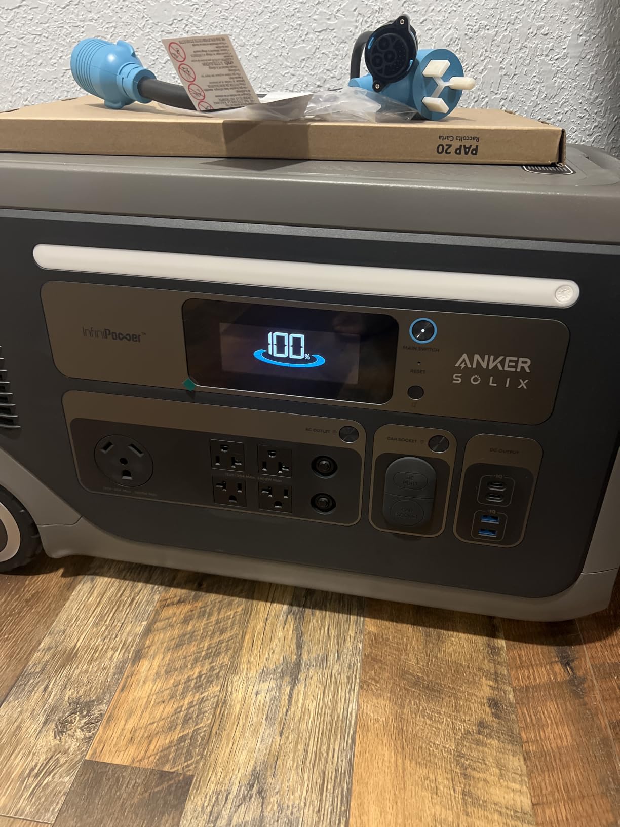 Anker SOLIX F3000 Portable Power Station and Expansion Battery, 3,072Wh customer photo 2