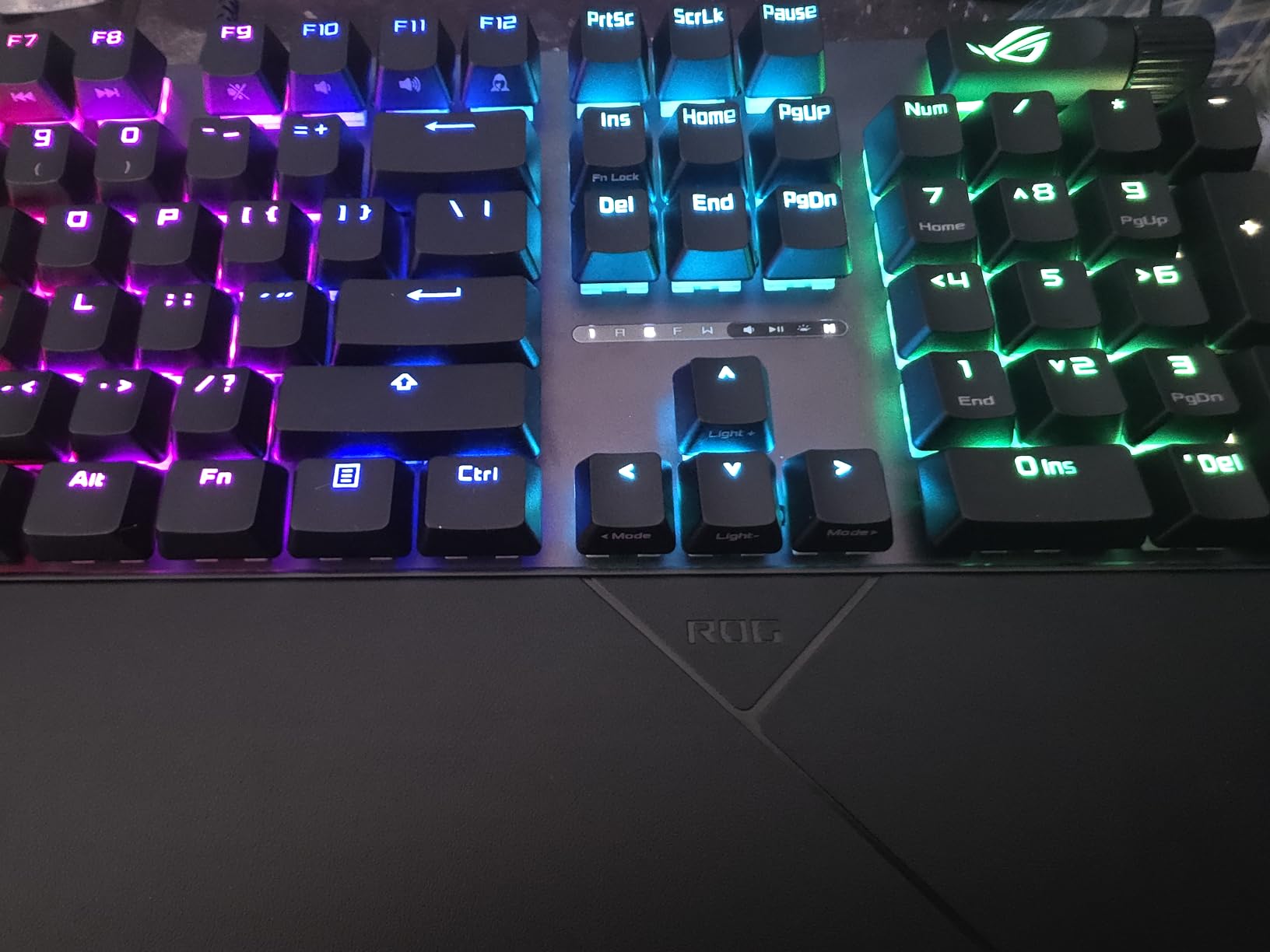 ASUS ROG Strix Scope II X Wired USB Mechanical Gaming Keyboard – 100% Full-Size, Hot Swappable Pre-lubed ROG NX Snow V2 Linear Switches, PBT Keycaps, RGB, PC/Mac Support - Black customer photo 2