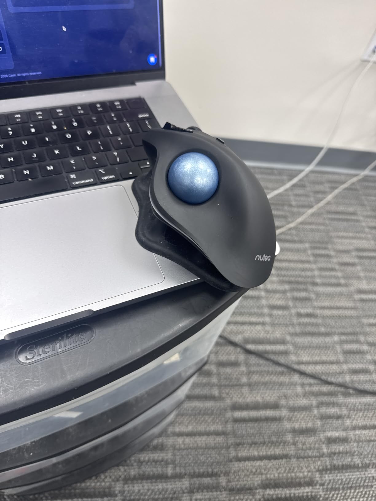 Nulea Wireless Trackball Mouse Ergonomic 21.7 Tilt Stand Thumb Control customer photo 2