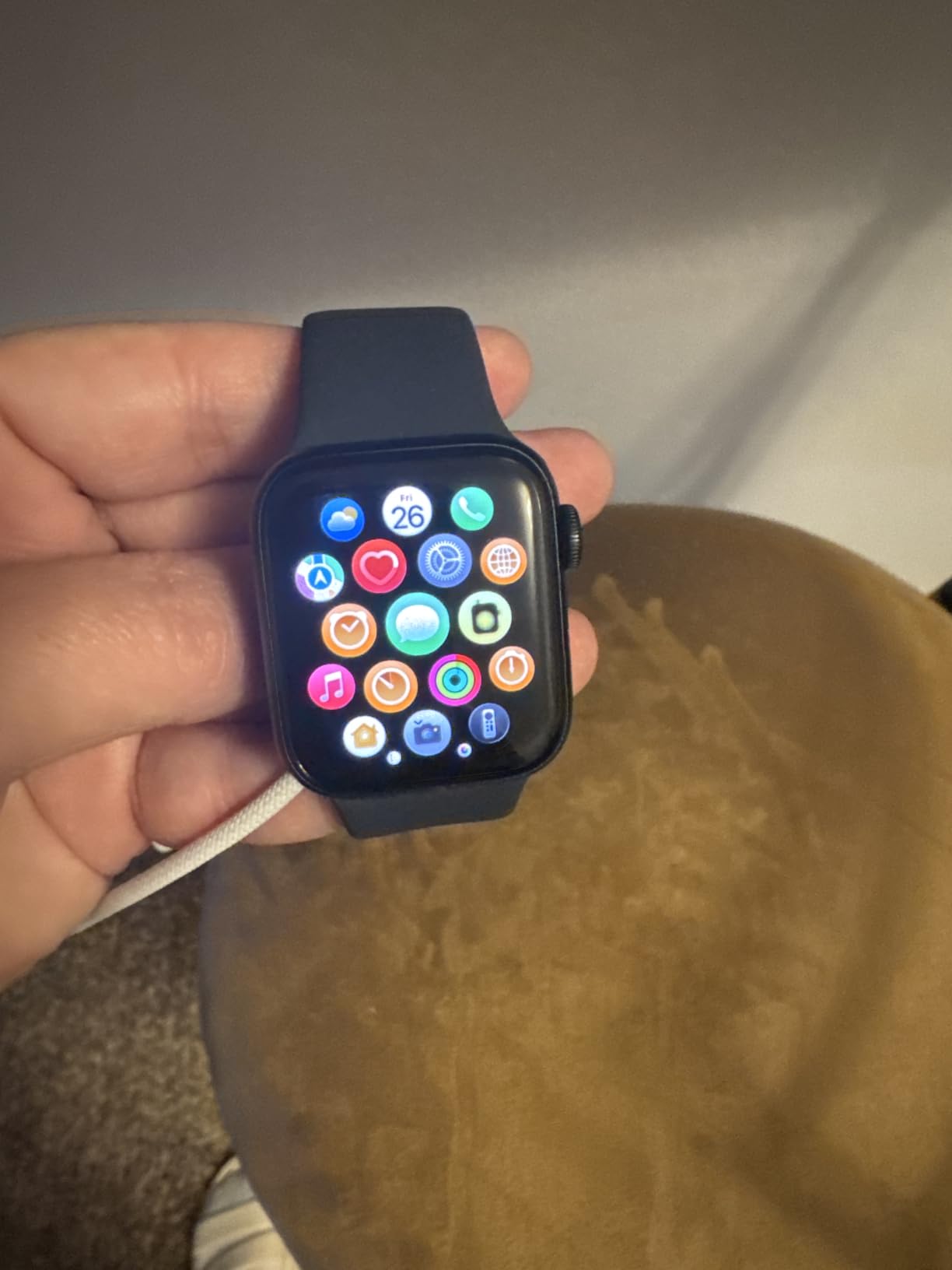 Apple Watch SE 3 [GPS 44mm] Smartwatch with Starlight Aluminum Case with Starlight Sport Band - M/L. Fitness and Sleep Trackers, Heart Rate Monitor, Always-On Display, Water Resistant customer photo 1