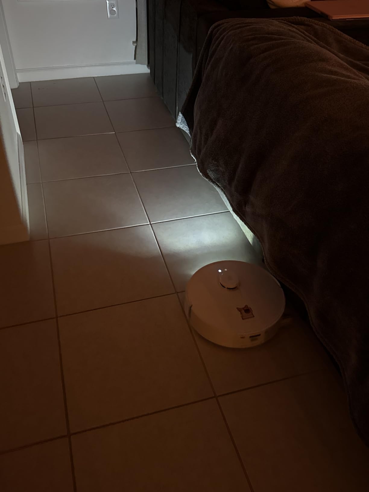roborock Qrevo Curv 2 Flow 2026 New Robot Vacuum and Mop, 20,000 Pa, SpiraFlow Real-Time Self-Cleaning Roller Mop, Dual Zero-Tangle, AI Obstacle Avoidance, Heat-Washes & Dries Mop, Carpet Protection customer photo 1