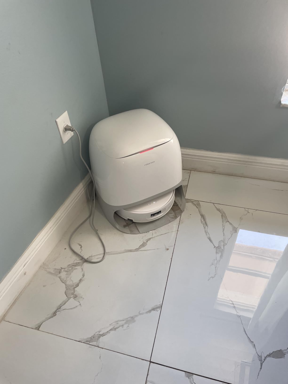 roborock Qrevo Curv 2 Flow 2026 New Robot Vacuum and Mop, 20,000 Pa, SpiraFlow Real-Time Self-Cleaning Roller Mop, Dual Zero-Tangle, AI Obstacle Avoidance, Heat-Washes & Dries Mop, Carpet Protection customer photo 2