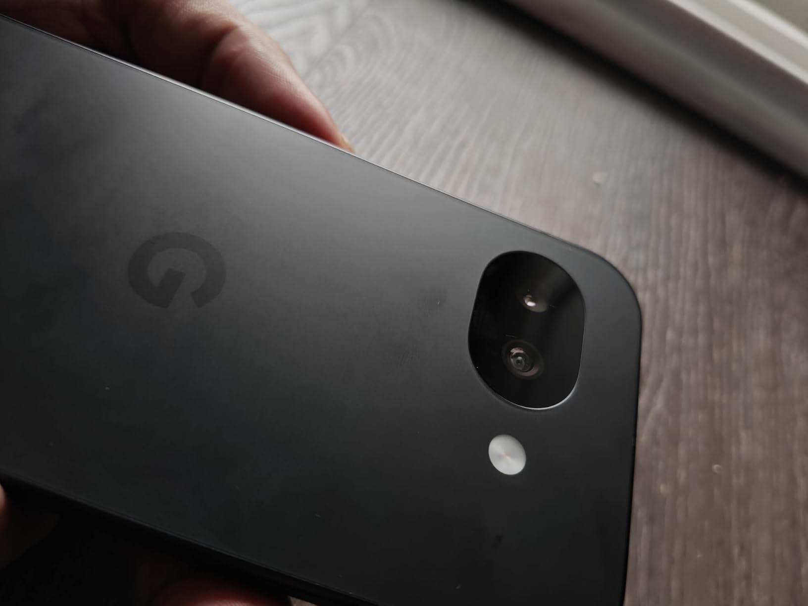 Google Pixel 10a - 30+ Hours Battery, Camera Coach, Gemini - Obsidian 128GB customer photo 1
