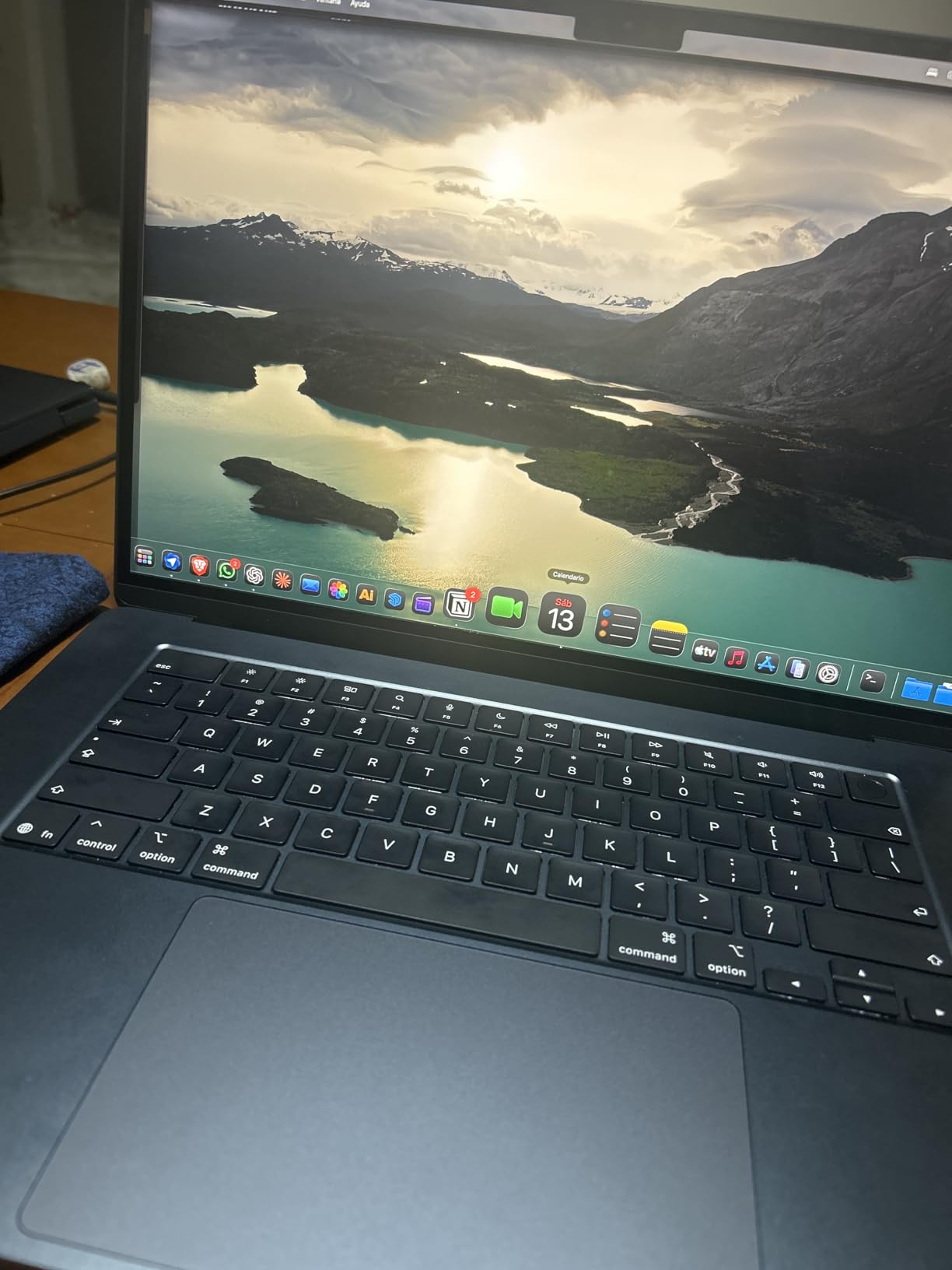 Apple 2026 MacBook Air 15-inch Laptop with M5 chip: Built for AI, 15.3-inch Liquid Retina Display, 16GB Unified Memory, 512GB SSD, 12MP Center Stage Camera, Touch ID, Wi-Fi 7; Silver customer photo 1