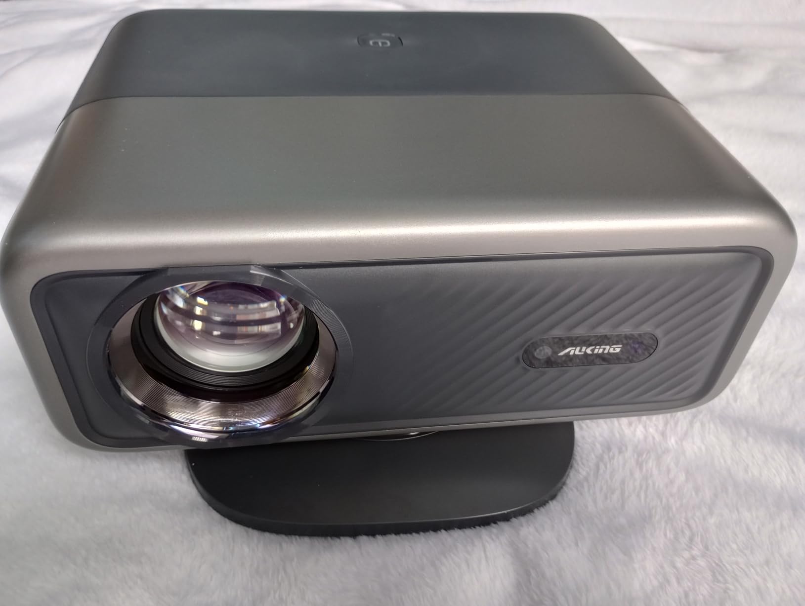 AuKing 5000 ANSI & 70W Dolby 4K Outdoor Projector with Auto Focus customer photo 1